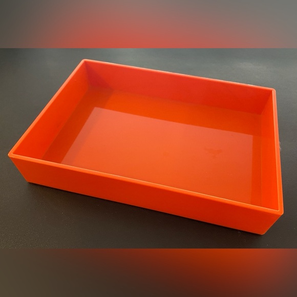 Poppin Medium Accessory Tray – Versatile Storage for Desk and Home - Picture 3 of 8